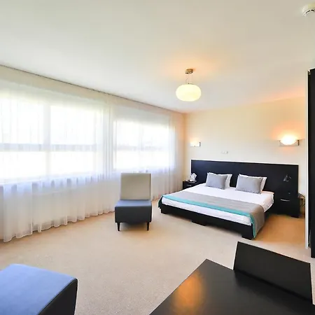 Vantis Riverside Otel 3*
