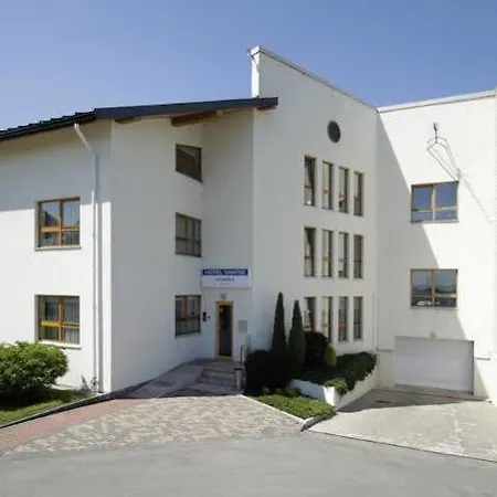 Vantis Riverside Otel