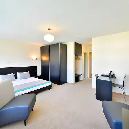 Vantis Riverside Hotel Riga